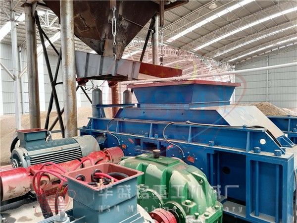 液壓對輥破碎機(jī)